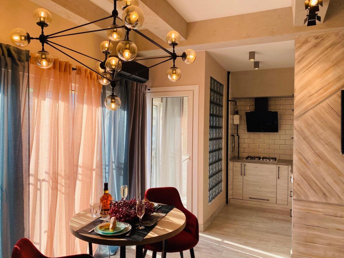 Studio Lux Loft On Victory Street In The City Center Vinnytsia Exterior foto
