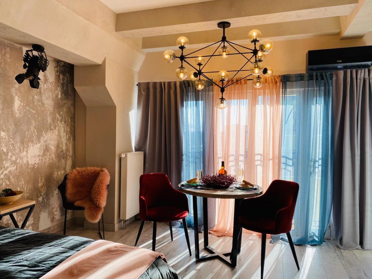 Studio Lux Loft On Victory Street In The City Center Vinnytsia Exterior foto